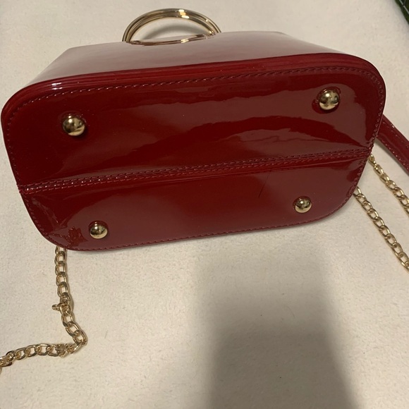 Elegant Evening Handbag Glossy Red Gold Retro Top Handle Strap Holiday Party - Picture 5 of 13
